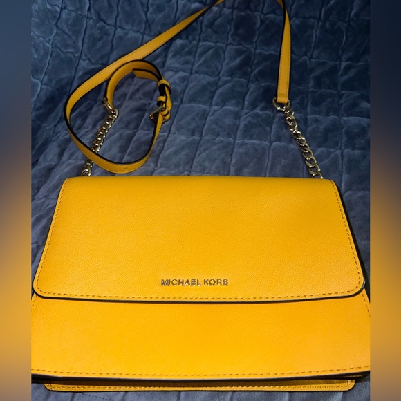 Michael Kors Daniela Large Vibrant Yellow Crossbody Bag - Picture 1 of 5